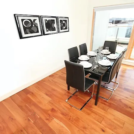 Magnificent Penthouse With Waterside Views * Dublín